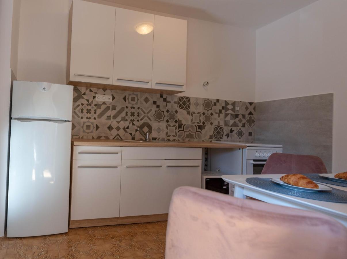 Apartman Duce Milka Villa Buitenkant foto