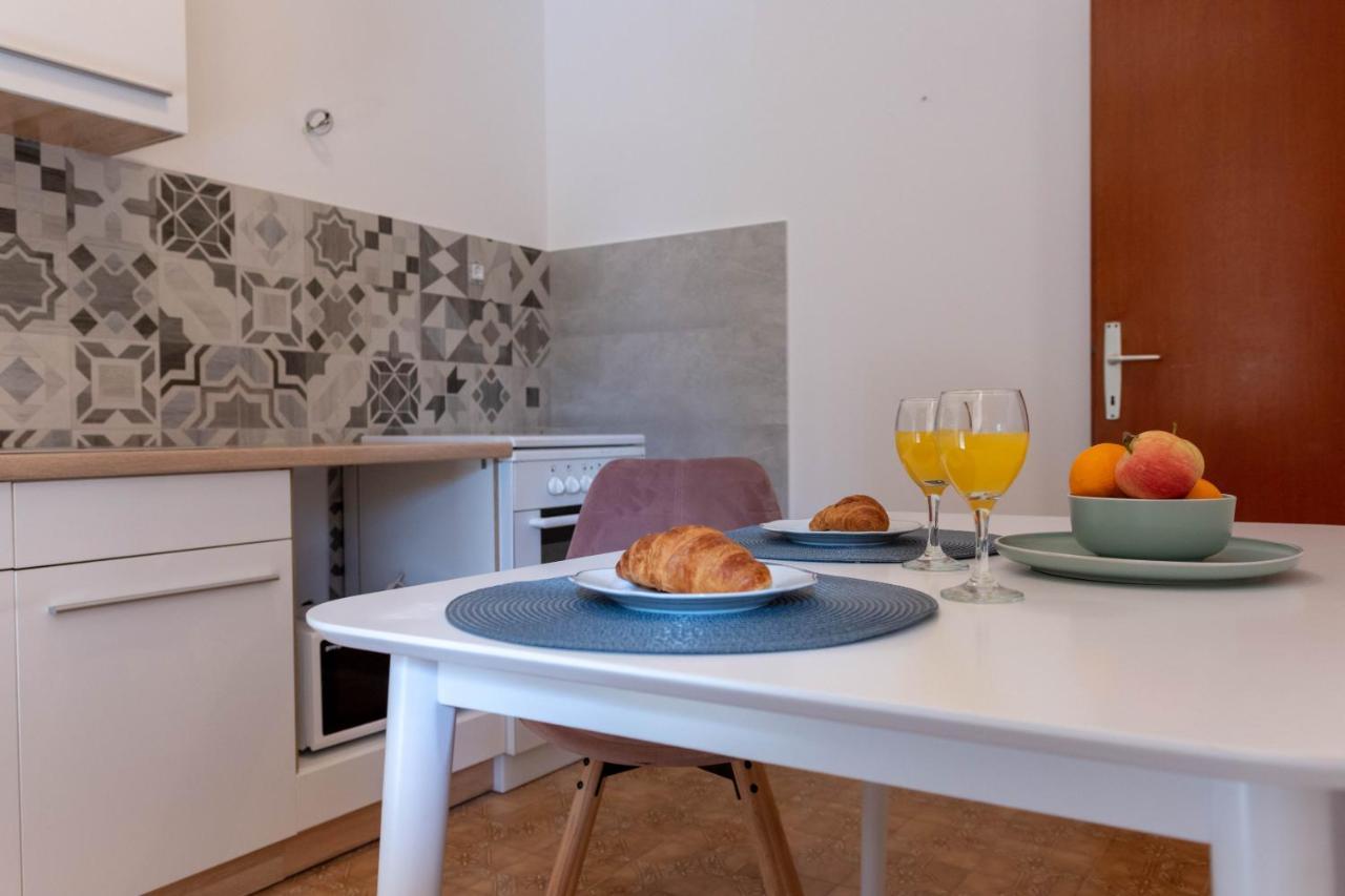 Apartman Duce Milka Villa Buitenkant foto