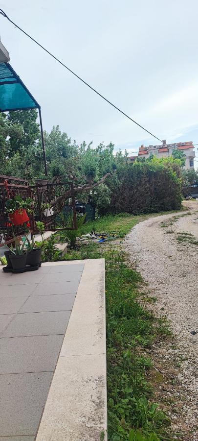 Apartman Duce Milka Villa Buitenkant foto